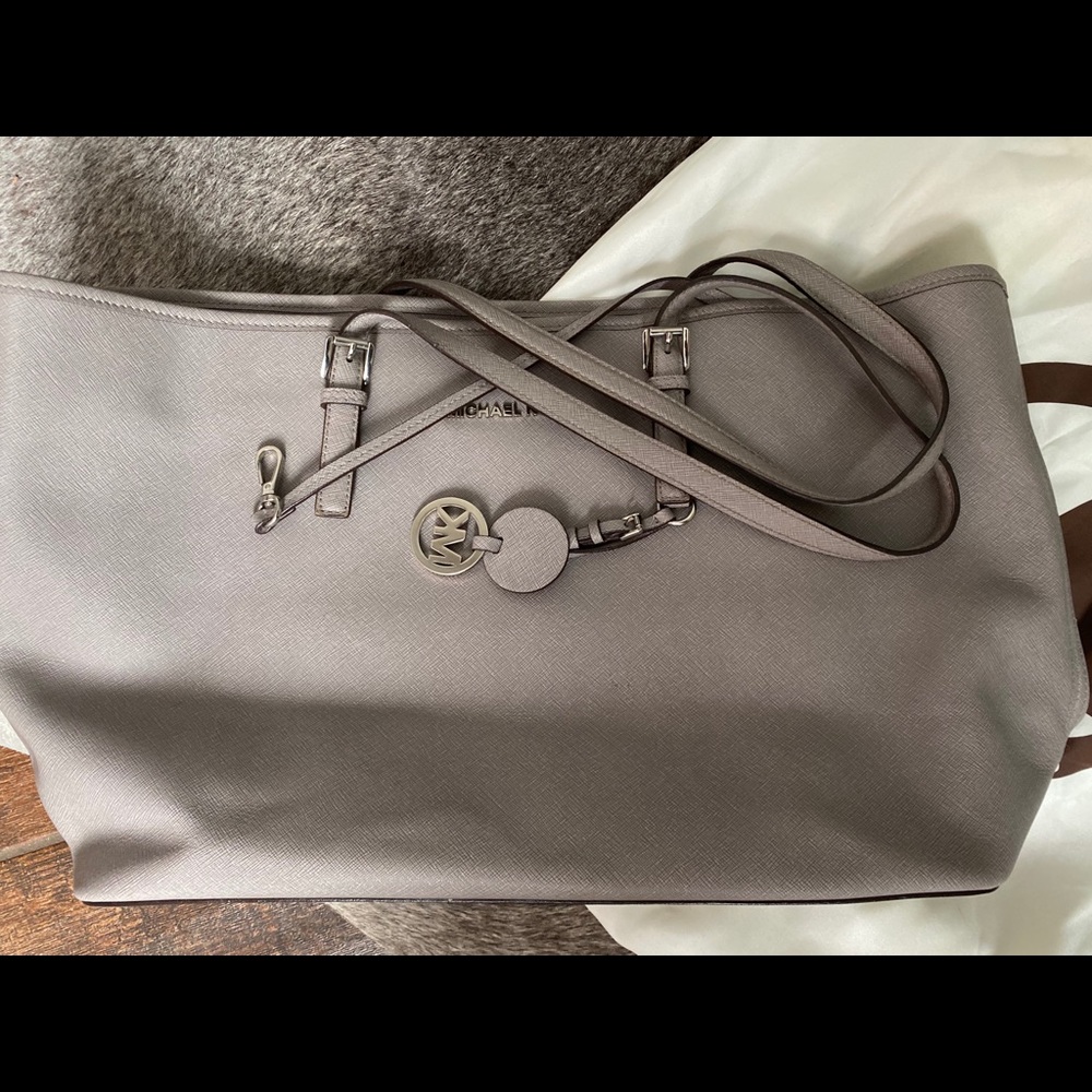 Large Micheal Kors Purse